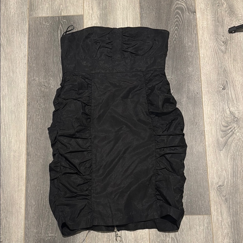 Elegant Black Strapless Dress